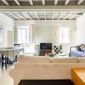 Authentic Monti 5 Mins From Colosseum Appartement